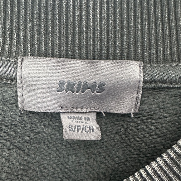 SKIMS Charcoal Cropped Sweatshirt - Picture 2 of 4